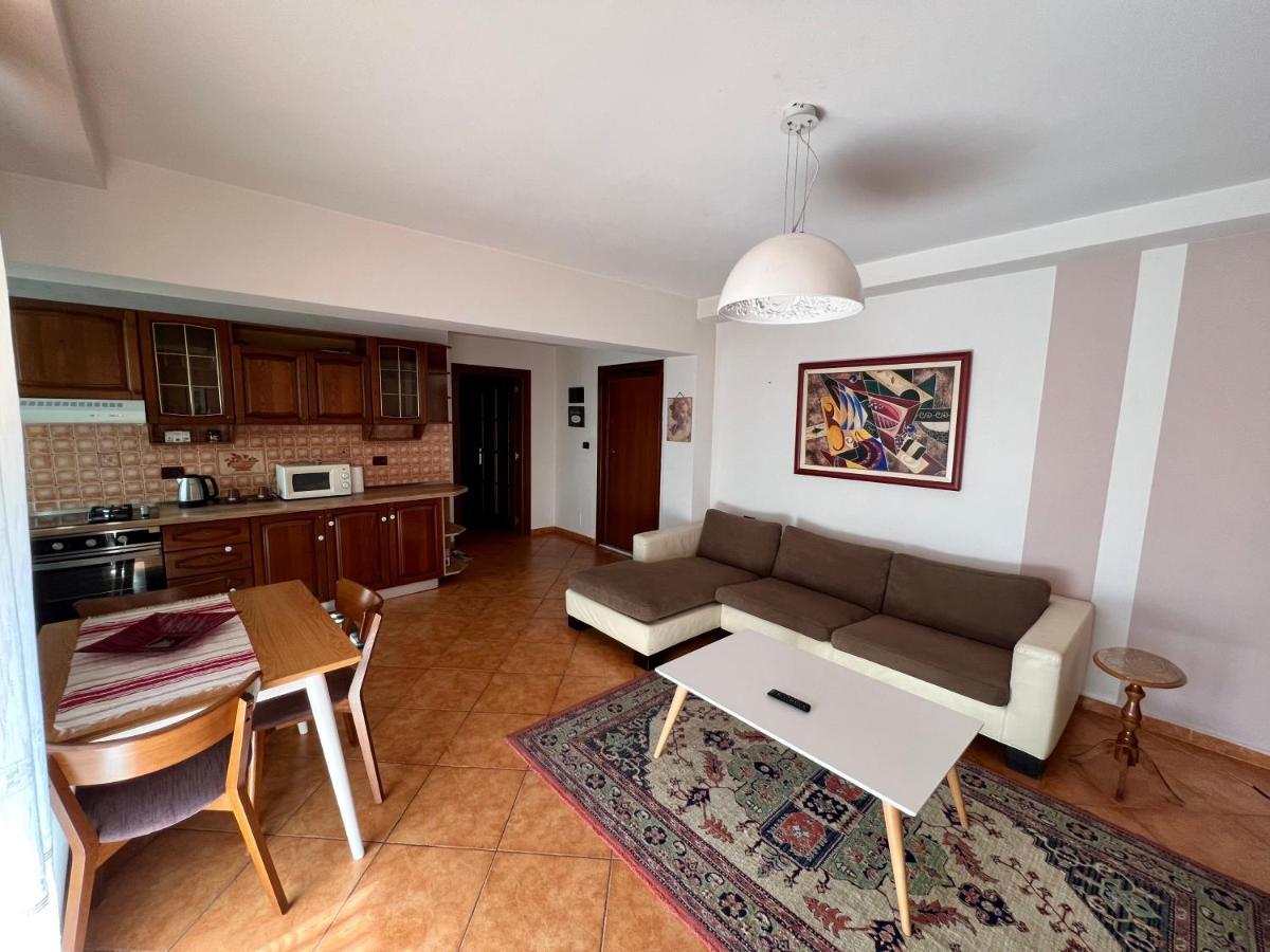 Apartment In Skanderbeg Square - Tirana Center 1 Zewnętrze zdjęcie